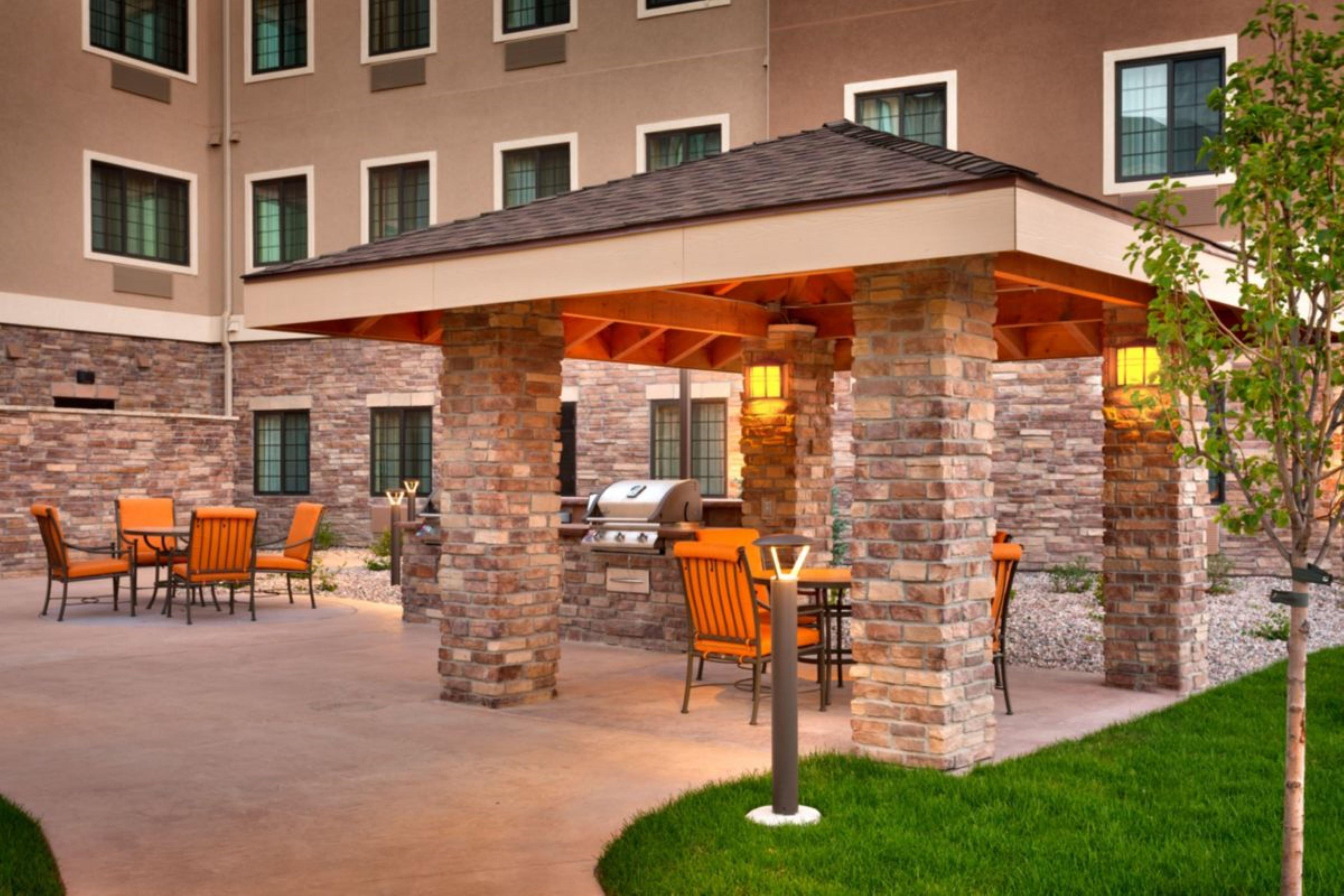 Staybridge Suites Bismarck By Ihg Exterior foto